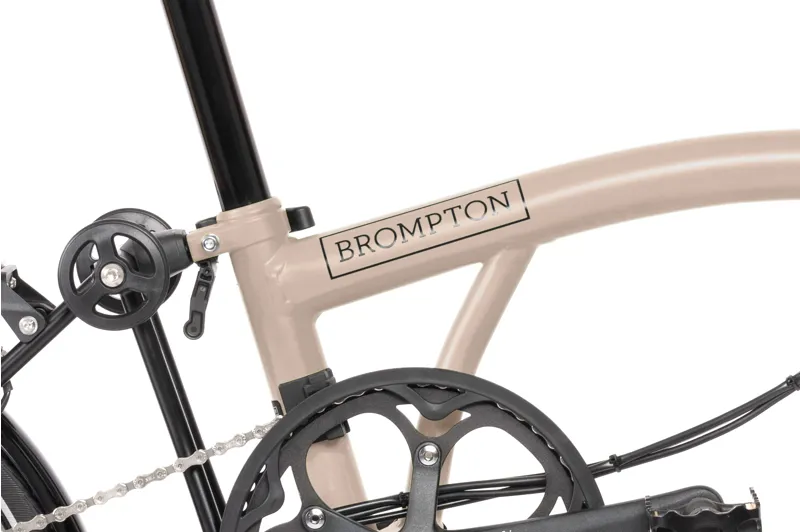 Brompton Electric C Line 4-Speed Folding Bike 2025 in Dune Sand-5